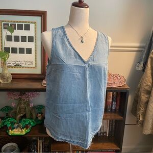 GAP chambray tank
